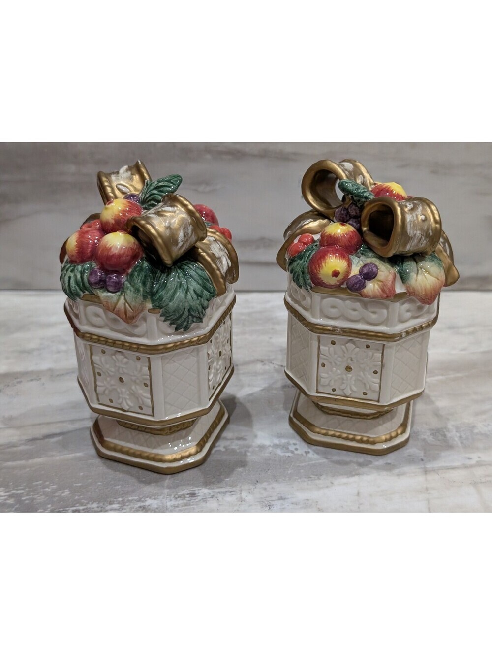 Fitz and Floyd Classics Snowy Woods EX Salt and Pepper Shakers
